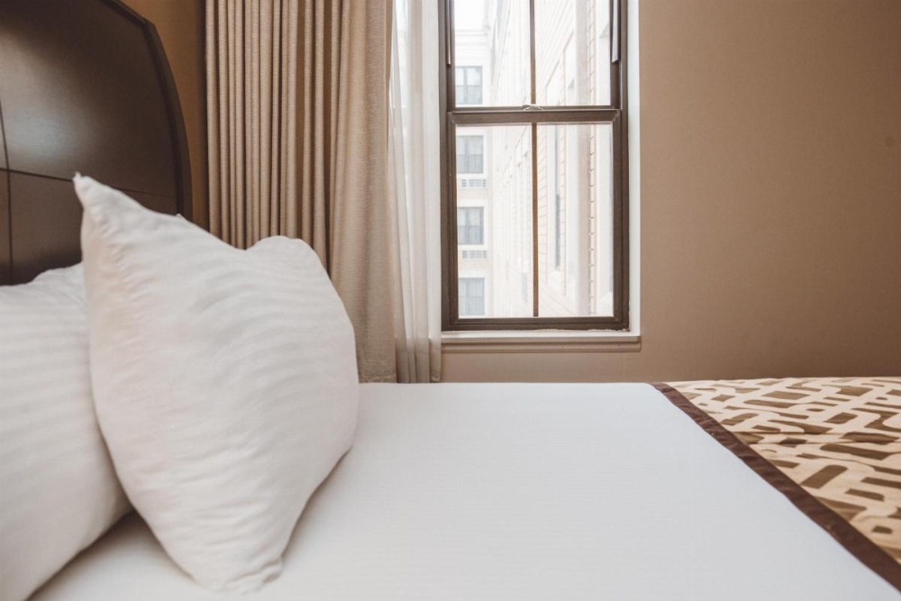 Deluxe Queen Room with Two Queen Beds, Mobility Access and Bathtub with Grab Bars - No-smoking